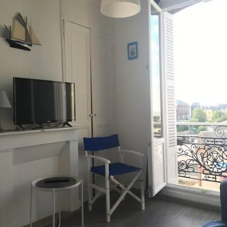 Cosy Vue Apartament *
